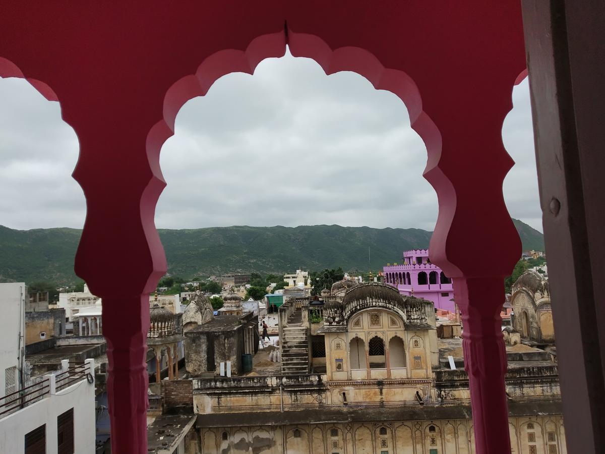 Hotel Paramount Palace Pushkar Bagian luar foto