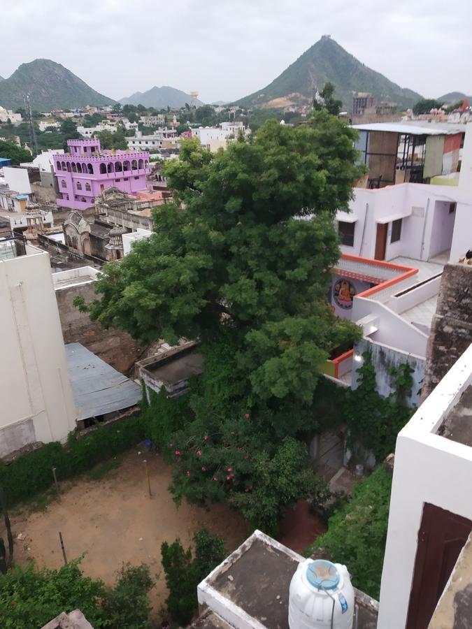 Hotel Paramount Palace Pushkar Bagian luar foto
