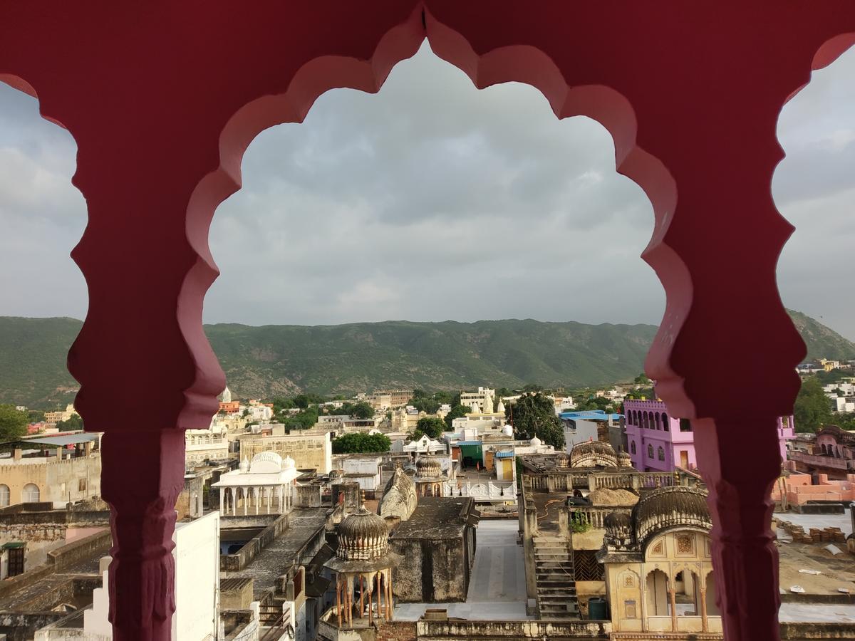 Hotel Paramount Palace Pushkar Bagian luar foto
