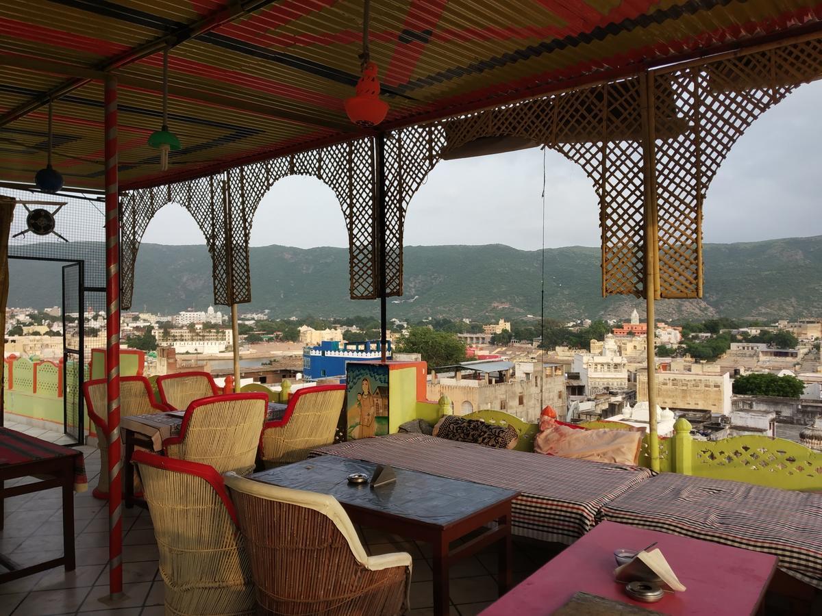 Hotel Paramount Palace Pushkar Bagian luar foto