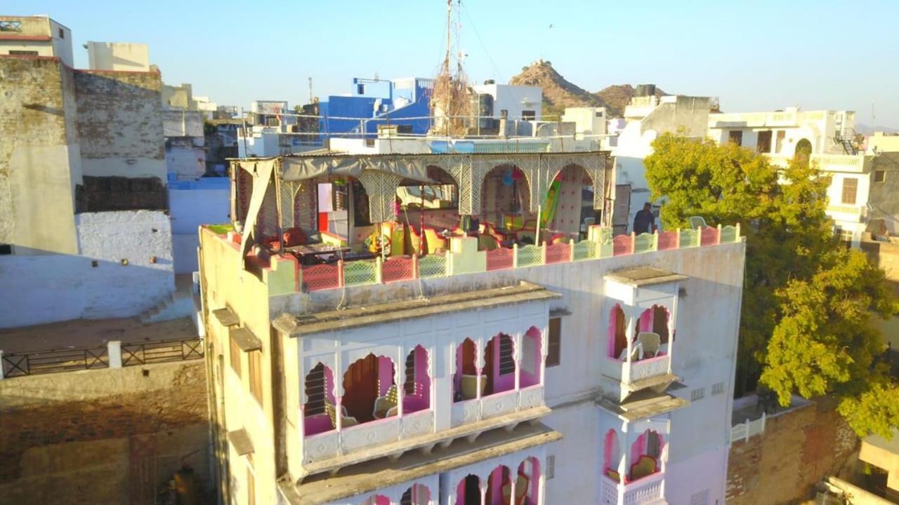 Hotel Paramount Palace Pushkar Bagian luar foto